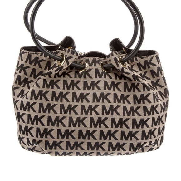 221. NWOT-Michael Kors Awesome Bag - Picture 6 of 11